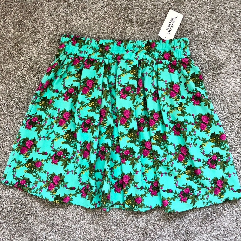 NEVER WORN!!! Forever XXI Flowy Floral Skirt